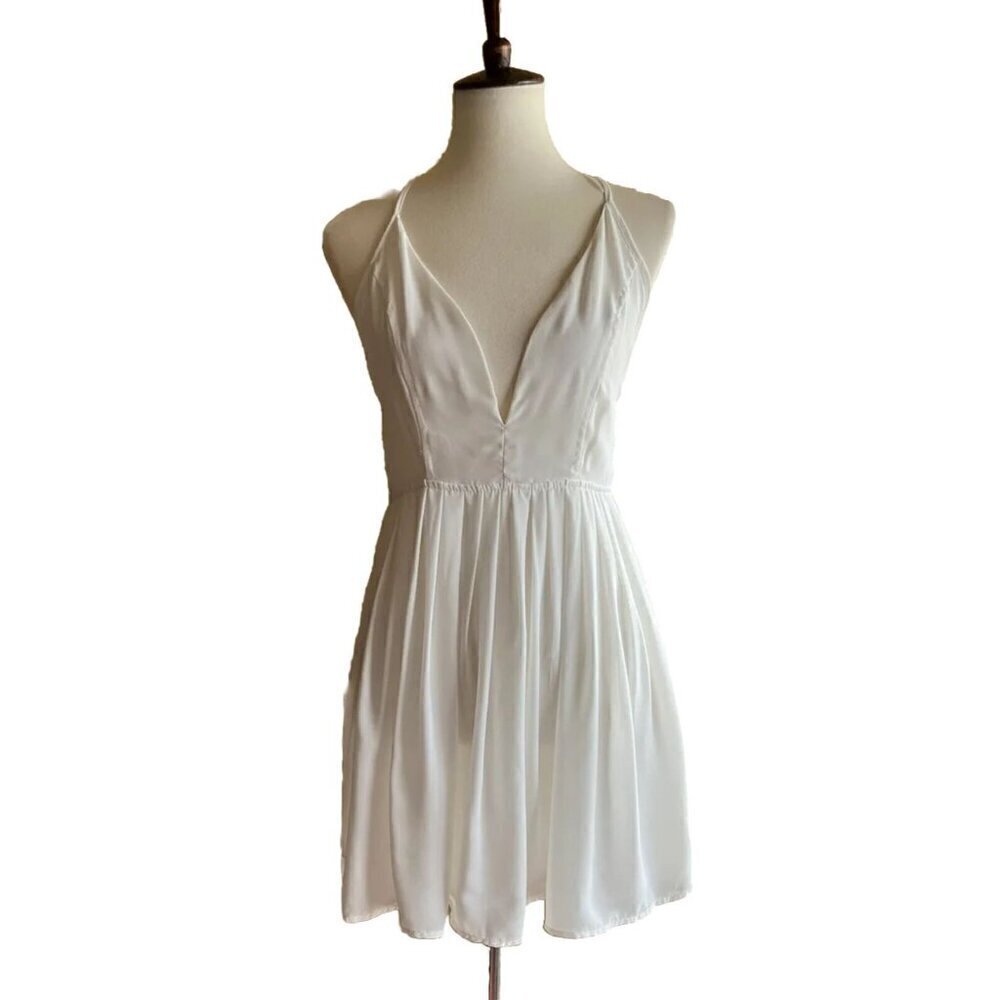 Lioness White Pleated Plunge Mini Dress M | Sold by Nasty Gal - Picture 6 of 10
